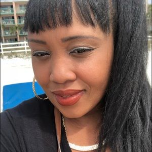 Meet your Posher, Samara